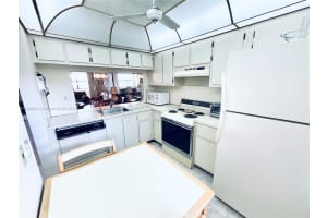 2711 NW 104th Ave APT 201, Sunrise, FL 33322, Sold 03/24/25