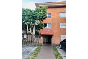 1855 NE 121st St APT 21, North Miami, FL 33181, Sold 09/27/24