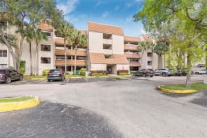 605 Ives Dairy Rd Apt 304-7, Miami, FL 33179, Sold 07/26/24