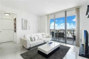 90 SW 3rd St APT 3206, Miami, FL 33130, Sold 08/15/24