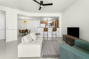 300 S Biscayne Blvd t 3407, Miami, FL 33131, Sold 09/05/24