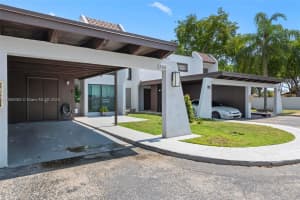 6512 Kendale Lakes Dr APT 902, Miami, FL 33183, Sold 10/21/24