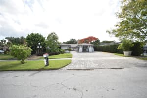3024 SW 98th Ct, Miami, FL 33165, - MLS#A11598687