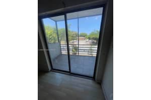 13500 NE 3rd Ct APT 221, North Miami, FL 33161, Sold 10/07/24