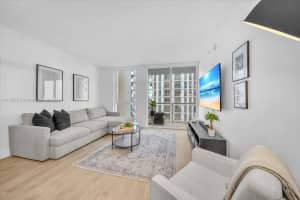 Vizcayne, 253 NE 2nd St APT 1806, Miami, FL 33132, Sold 11/18/24