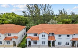 21213 NW 14th Pl APT 121, Miami Gardens, FL 33169, Sold 04/16/25