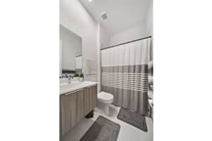 10351 NW 66th St, Doral, FL 33178, Sold 01/08/25