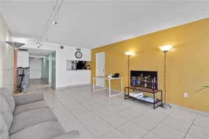 555 NE 15th St #15k, Miami, FL 33132, Sold 01/03/25