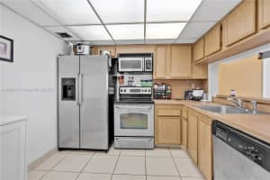 555 NE 15th St #15k, Miami, FL 33132, Sold 01/03/25