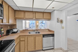 555 NE 15th St #15k, Miami, FL 33132, Sold 01/03/25
