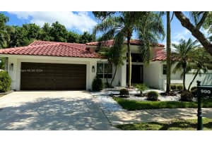 900 Lakewood Ct, Weston, FL 33326, Sold 07/03/24