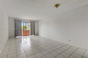 1200 Tallwood Ave APT 310, Hollywood, FL 33021, Sold 11/05/24