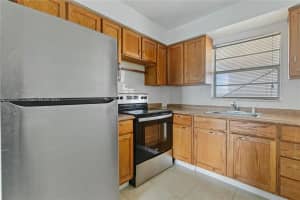 1200 Tallwood Ave APT 310, Hollywood, FL 33021, Sold 11/05/24