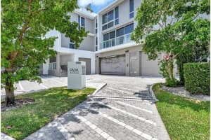 1000 99th St 14, Bay Harbor Islands