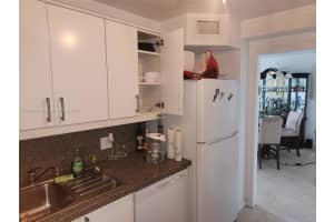 400 Kings Point Dr APT 1107, Sunny Isles Beach, FL 33160, Sold 01/31/25