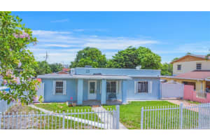 961 E 18th St, Hialeah, FL 33013, Sold 04/17/25