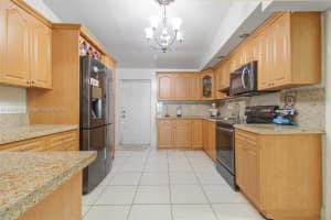 961 E 18th St, Hialeah, FL 33013, Sold 04/17/25