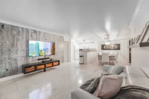 90 Alton Rd APT 309, Miami Beach, FL 33139, Sold 12/13/24