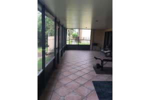271 W Park Dr Apt 7-10, Miami, FL 33172, Sold 11/26/24