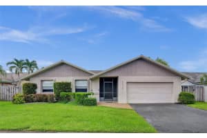 9318 NW 48th St, Sunrise, FL 33351, Sold 09/12/24