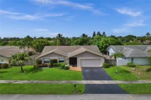 9318 NW 48th St, Sunrise, FL 33351, Sold 09/12/24