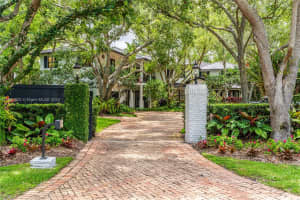 6835 SW 101st St, Pinecrest, FL 33156, Sold 11/12/24