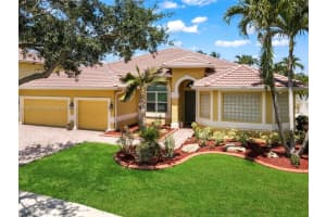 5024 Countrybrook Dr, Cooper City, FL 33330, Sold 07/31/24