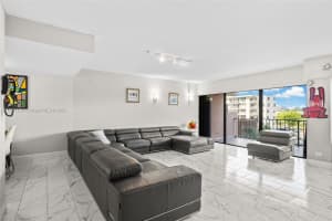 1800 NE 114th St APT 401, Miami, FL 33181, Sold 09/23/24