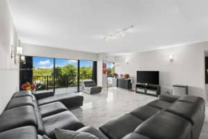 1800 NE 114th St APT 401, Miami, FL 33181, Sold 09/23/24