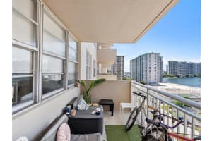 250 174th St APT 1012, Sunny Isles Beach, FL 33160, Sold 09/23/24
