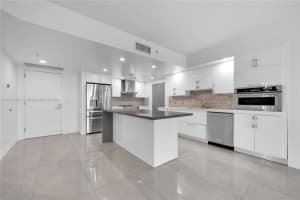 9055 SW 73rd Ct APT 1605, Miami, FL 33156, Sold 10/04/24
