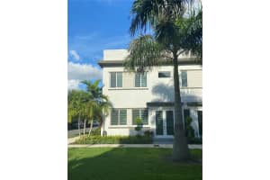6683 Nw 103rd Pkwy 6683, Doral