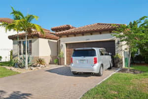 2592 SE 3rd St, Homestead, FL 33033, Sold 08/12/24