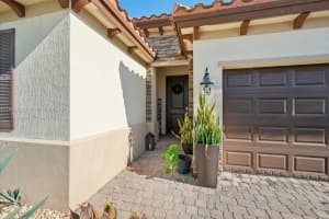 2592 SE 3rd St, Homestead, FL 33033, Sold 08/12/24
