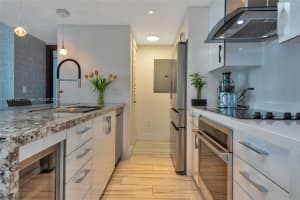 185 SW 7th St APT 1609, Miami, FL 33130, Sold 08/12/24