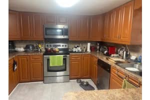 21791 NW 2nd Ct, Pembroke Pines, FL 33029, Sold 10/22/24
