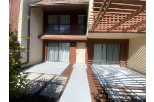 7124 SW 114th Pl APT C, Miami, FL 33173, Sold 01/31/25