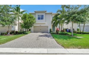 4729 Greenway Dr, Hollywood, FL 33021, Sold 10/18/24