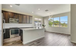 4729 Greenway Dr, Hollywood, FL 33021, Sold 10/18/24