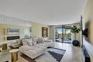 4640 Lucerne Lakes Blvd W APT 203, Greenacres, FL 33467, Sold 03/18/25
