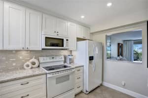 4640 Lucerne Lakes Blvd W APT 203, Greenacres, FL 33467, Sold 03/18/25