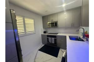 8045 SW 107th Ave APT 212, Miami, FL 33173, Sold 07/12/24