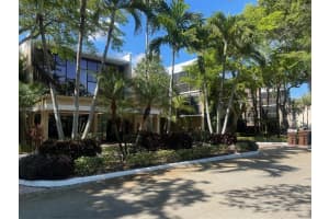 16325 Golf Club Rd APT 212, Weston, FL 33326, Sold 11/01/24