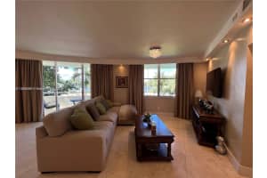 5161 Collins Ave APT 205, Miami Beach, FL 33140, Sold 04/17/25