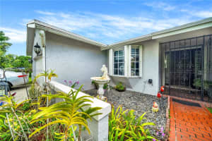 17200 SW 93rd Ave, Palmetto Bay, FL 33157, Sold 09/23/24
