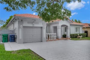 16651 NW 89th Pl, Miami Lakes, FL 33018, Sold 09/16/24