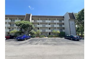 6200 NW 44th St APT 114, Lauderhill, FL 33319, Sold 01/16/25