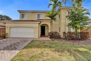 1305 N 30th Ct, Hollywood, FL 33021, Sold 01/16/25