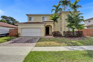 1305 N 30th Ct, Hollywood, FL 33021, Sold 01/16/25