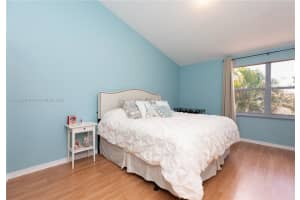 12008 SW 2nd St, Pembroke Pines, FL 33025, Sold 09/25/24